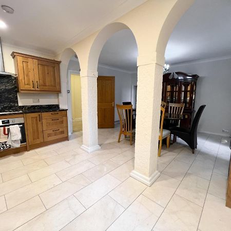 Spacious Flat Sleeps 8 Near Princes Street Edynburg Zewnętrze zdjęcie