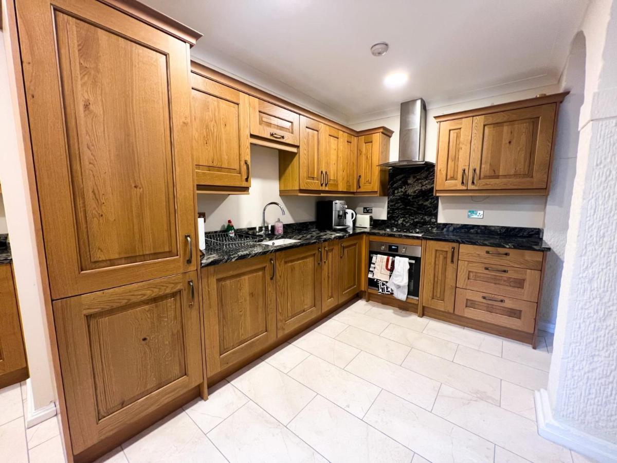 Spacious Flat Sleeps 8 Near Princes Street Edynburg Zewnętrze zdjęcie