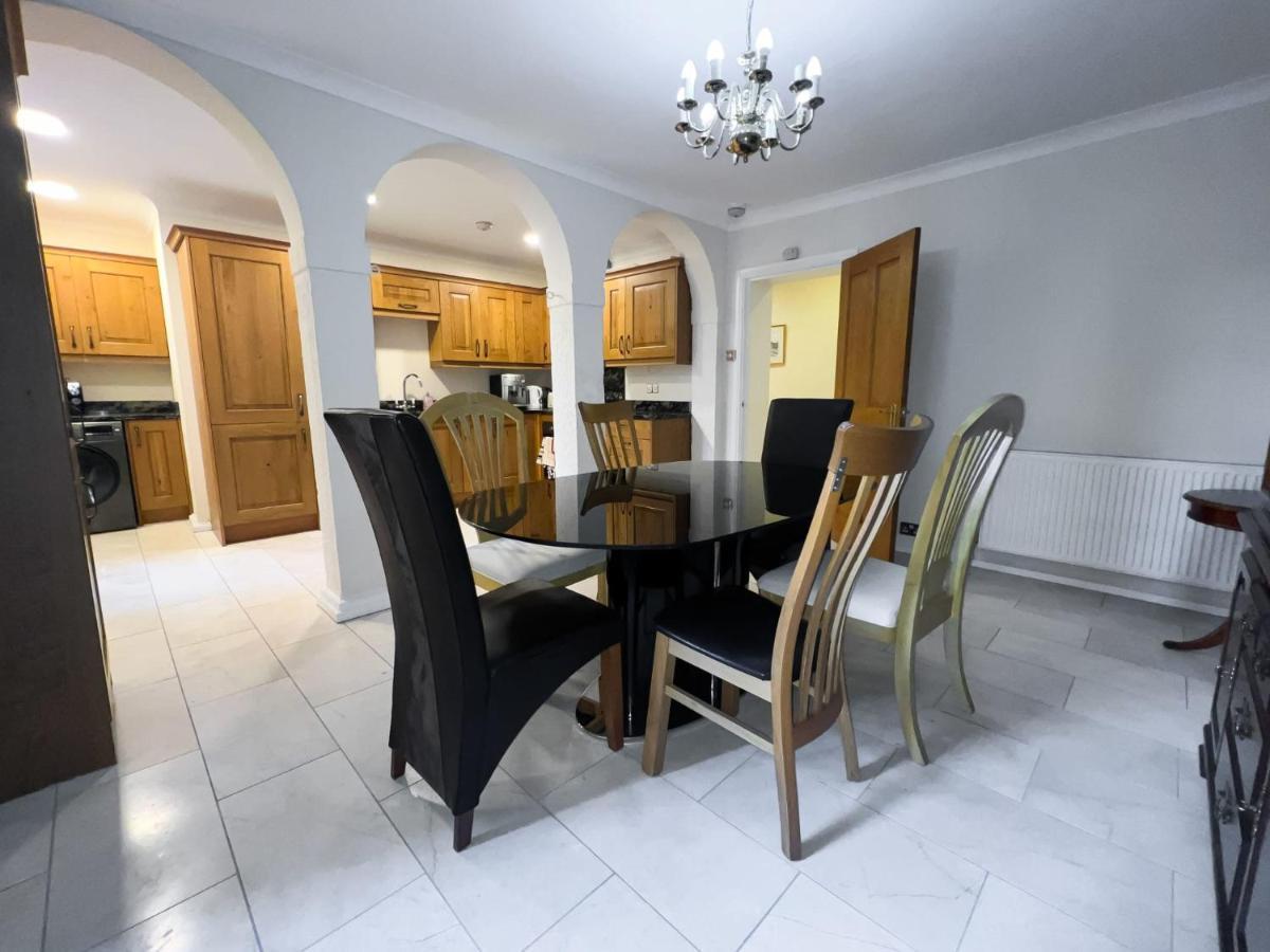 Spacious Flat Sleeps 8 Near Princes Street Edynburg Zewnętrze zdjęcie