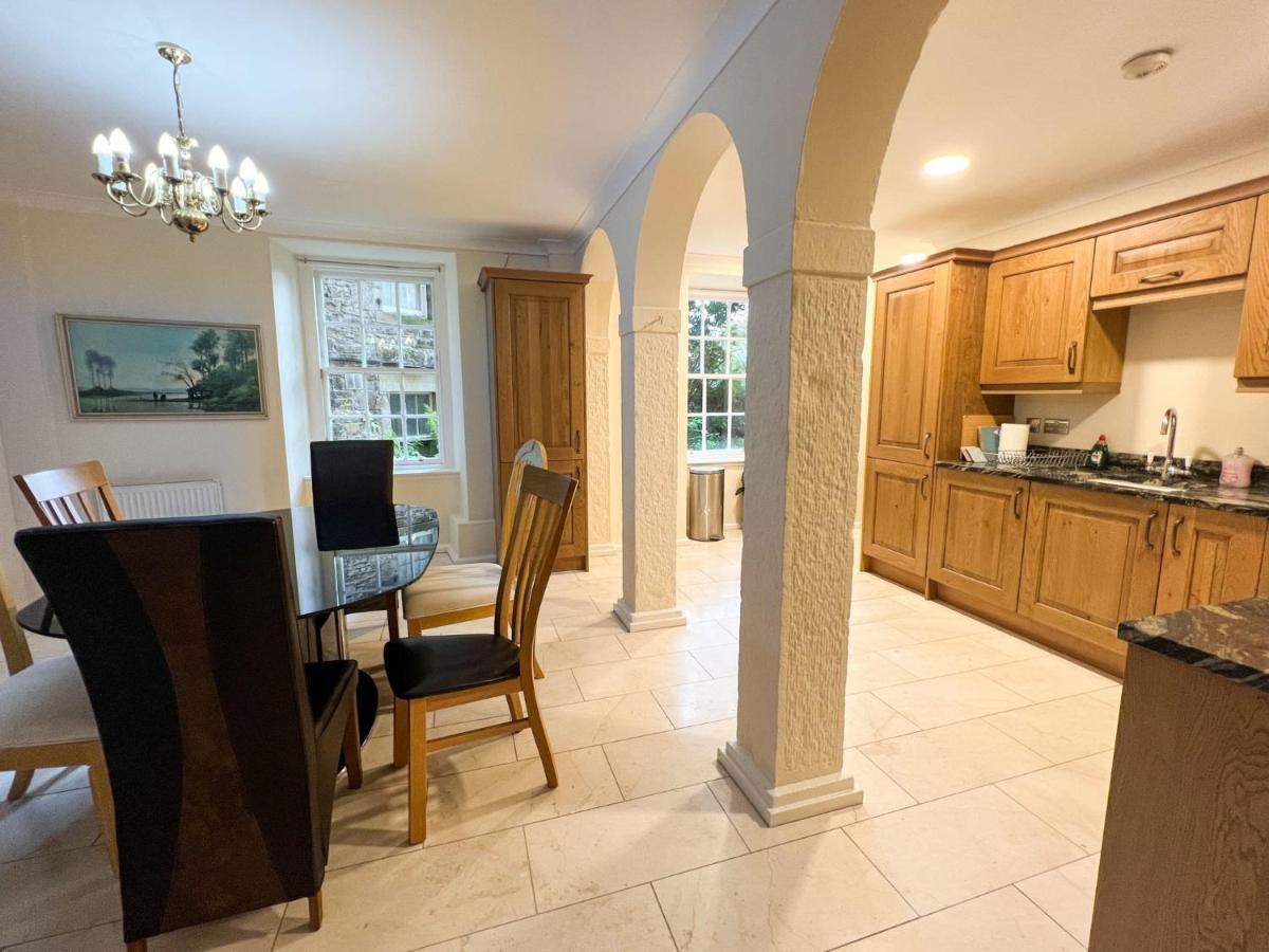 Spacious Flat Sleeps 8 Near Princes Street Edynburg Zewnętrze zdjęcie