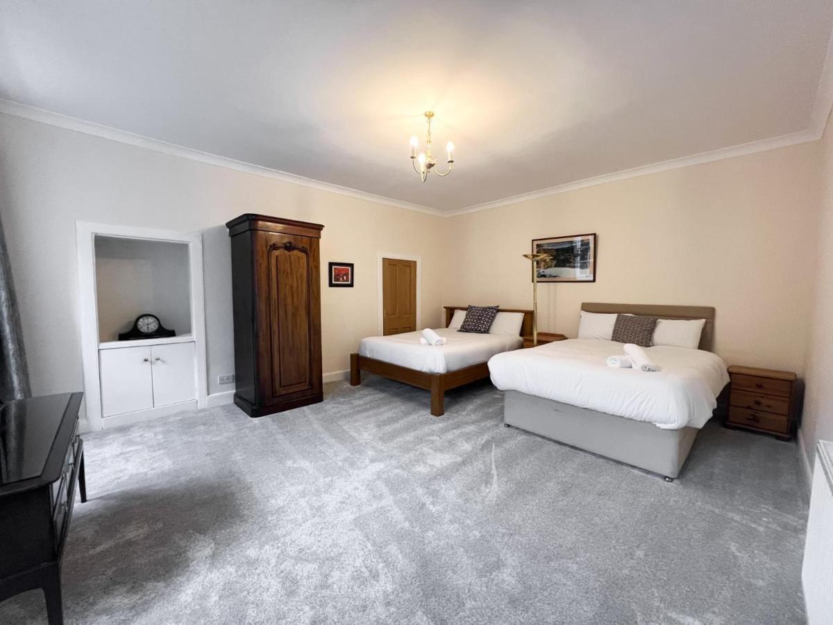 Spacious Flat Sleeps 8 Near Princes Street Edynburg Zewnętrze zdjęcie
