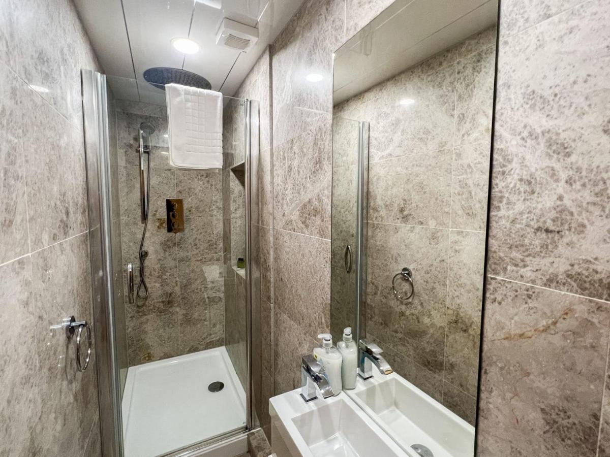 Spacious Flat Sleeps 8 Near Princes Street Edynburg Zewnętrze zdjęcie