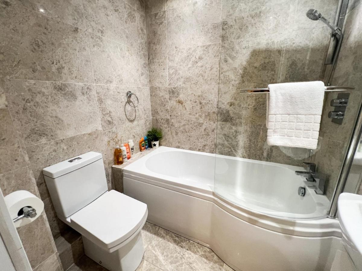Spacious Flat Sleeps 8 Near Princes Street Edynburg Zewnętrze zdjęcie