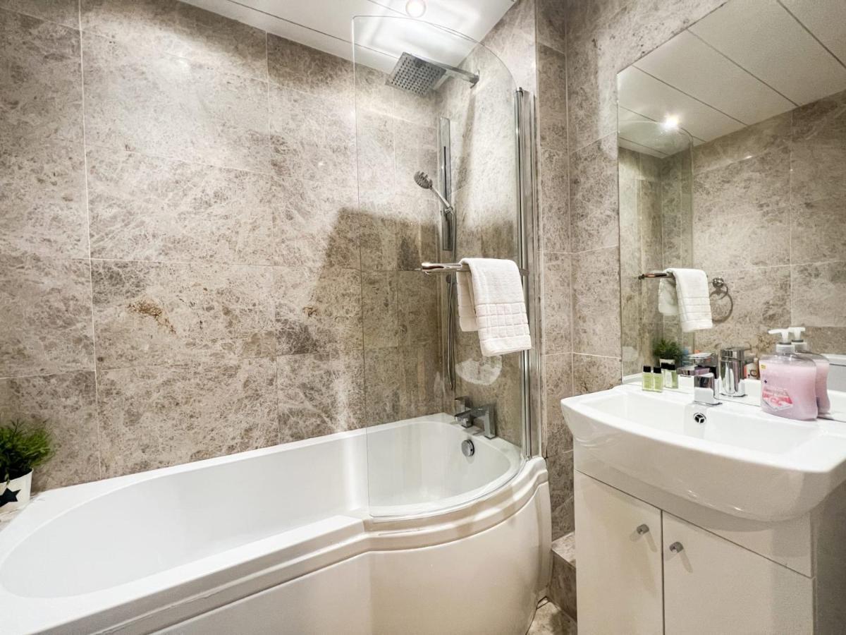 Spacious Flat Sleeps 8 Near Princes Street Edynburg Zewnętrze zdjęcie