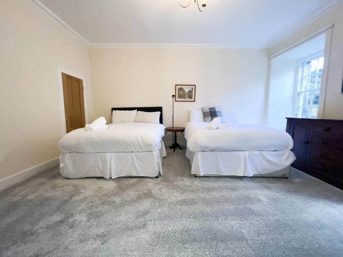 Spacious Flat Sleeps 8 Near Princes Street Edynburg Zewnętrze zdjęcie